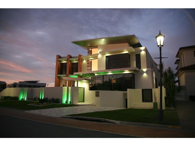 4 King Charles Court, Sovereign Islands, Sovereign Islands QLD 4216