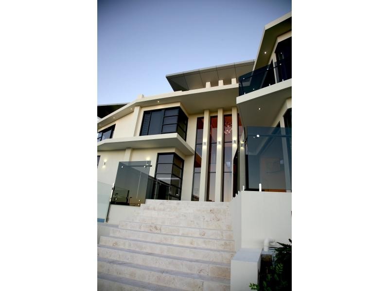 4 King Charles Court, Sovereign Islands, Sovereign Islands QLD 4216