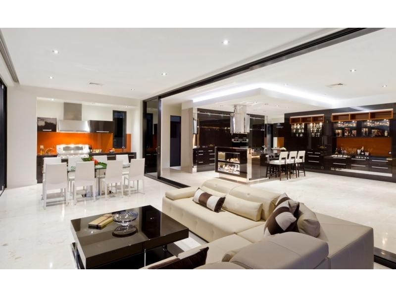 4 King Charles Court, Sovereign Islands, Sovereign Islands QLD 4216