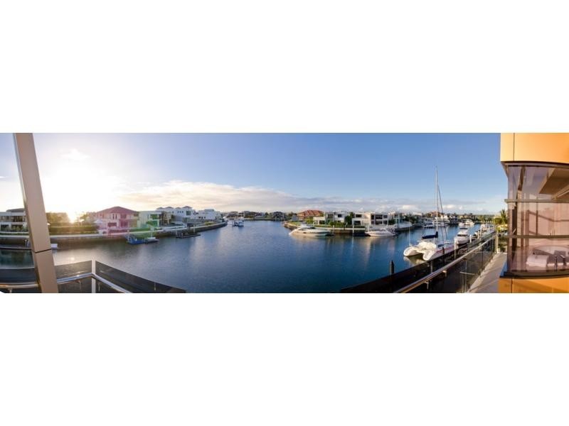 4 King Charles Court, Sovereign Islands, Sovereign Islands QLD 4216