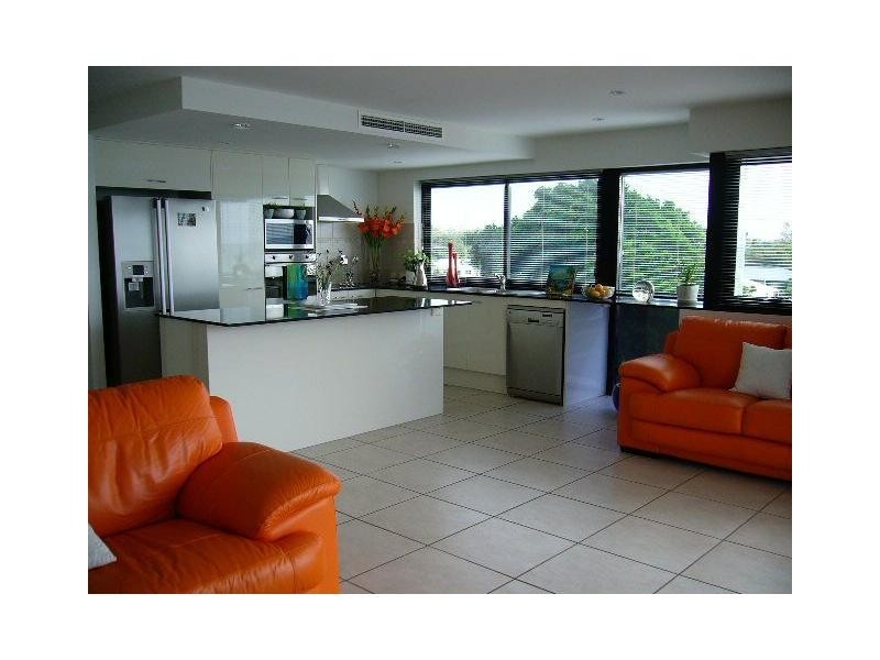 Unit 13/558 Charlton Esplanade, Urangan QLD 4655