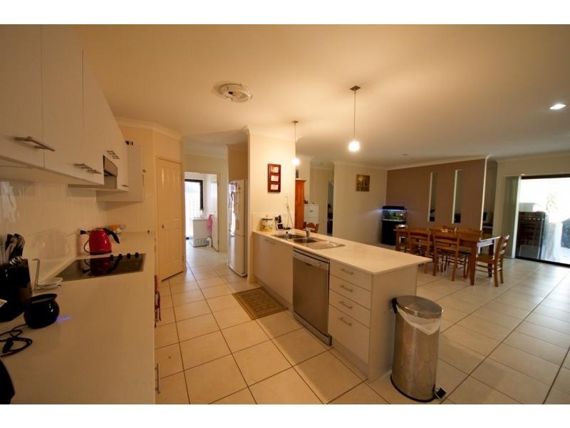 91 Roberts Drive, Maudsland QLD 4210