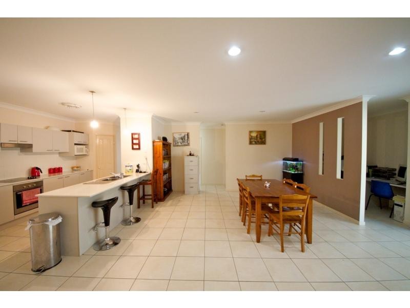 91 Roberts Drive, Maudsland QLD 4210