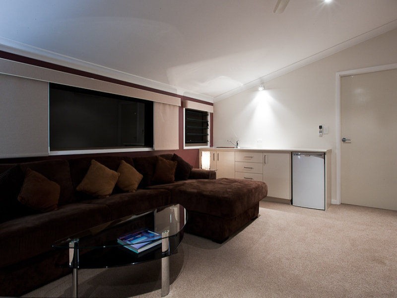 4 The Reach, Springfield Lakes QLD 4300