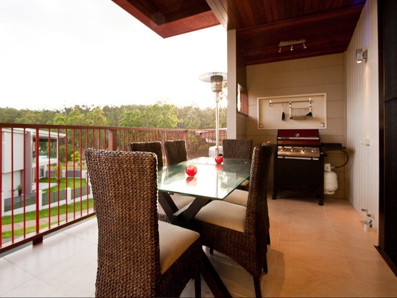 4 The Reach, Springfield Lakes QLD 4300