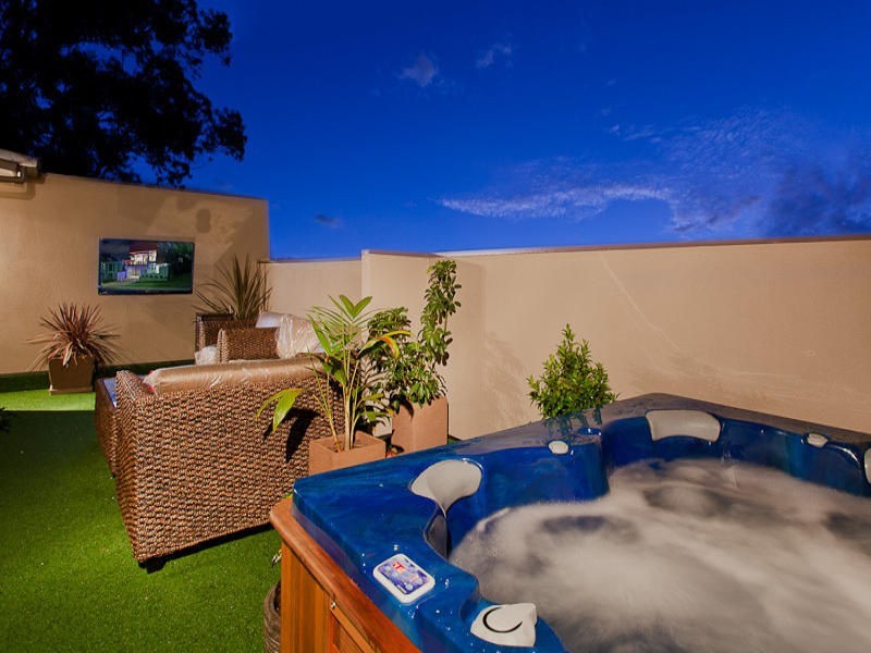 4 The Reach, Springfield Lakes QLD 4300