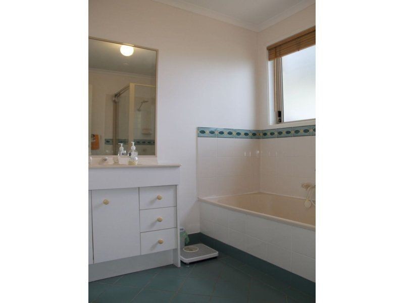 Pacific Pines QLD 4211