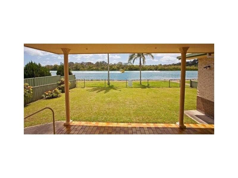 75 Sunset Boulevard, Tweed Heads West NSW 2485