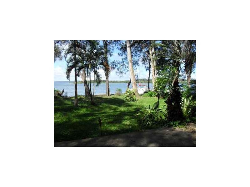 7 Granadilla Street, Macleay Island QLD 4184