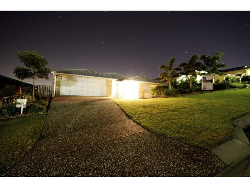 8 Brunswick Street, Pacific Pines QLD 4211