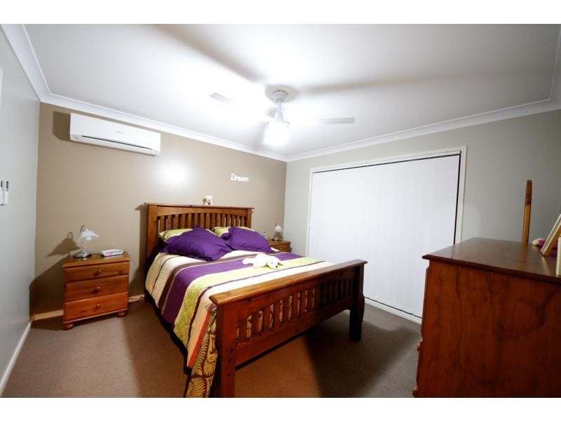 8 Brunswick Street, Pacific Pines QLD 4211