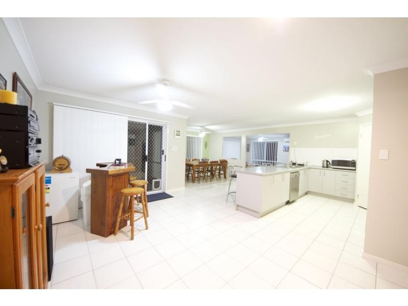 8 Brunswick Street, Pacific Pines QLD 4211
