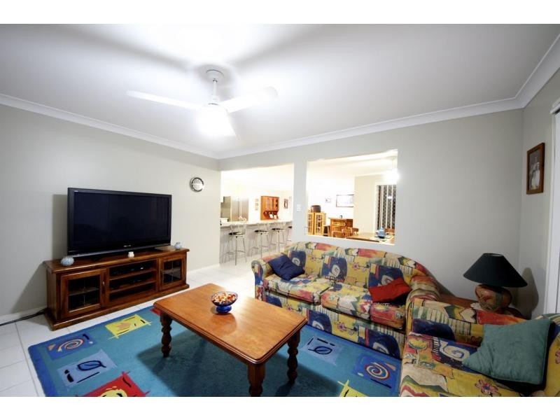 8 Brunswick Street, Pacific Pines QLD 4211