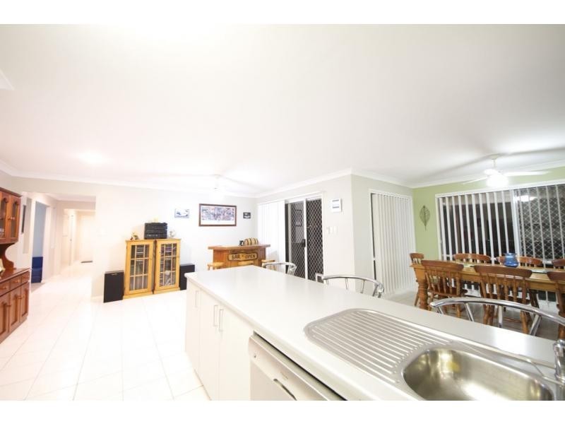 8 Brunswick Street, Pacific Pines QLD 4211