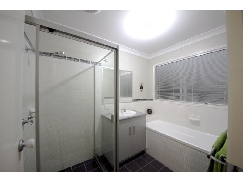 8 Brunswick Street, Pacific Pines QLD 4211