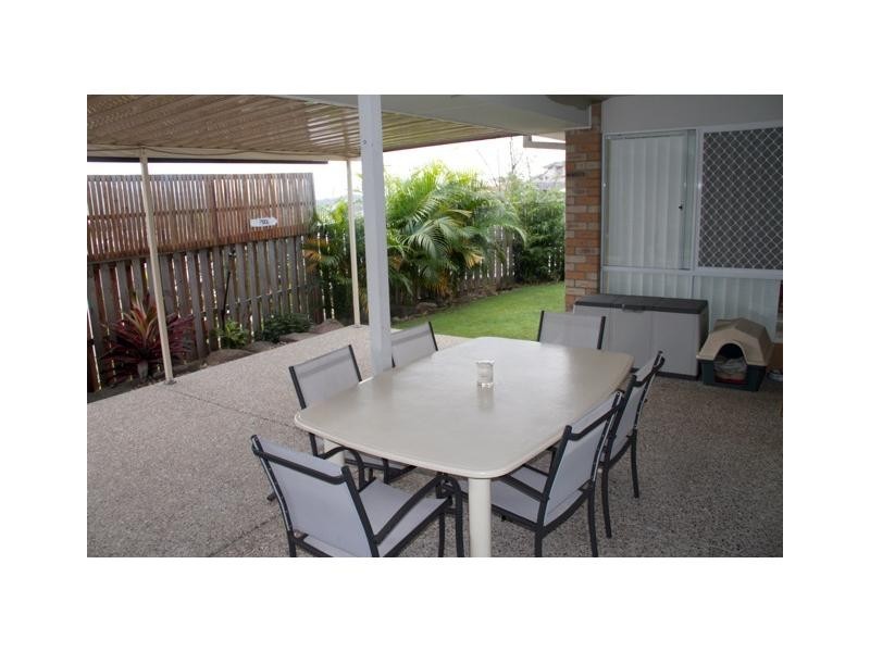 8 Brunswick Street, Pacific Pines QLD 4211