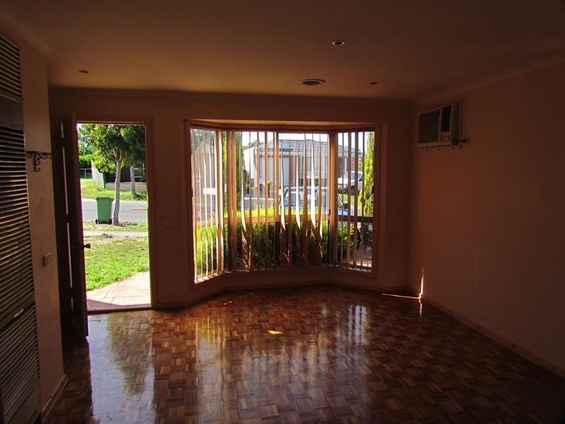 23 Honeysuckle Court, Meadow Heights VIC 3048