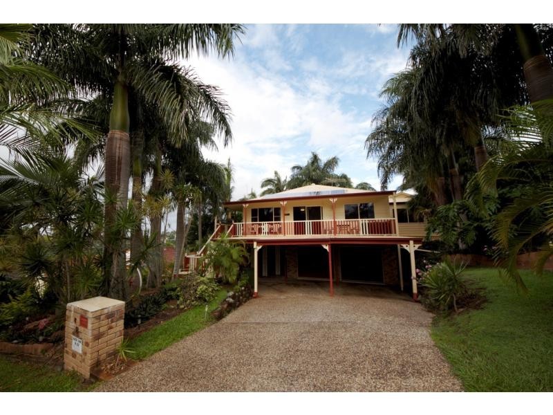 8 Windward Rise, Pacific Pines QLD 4211