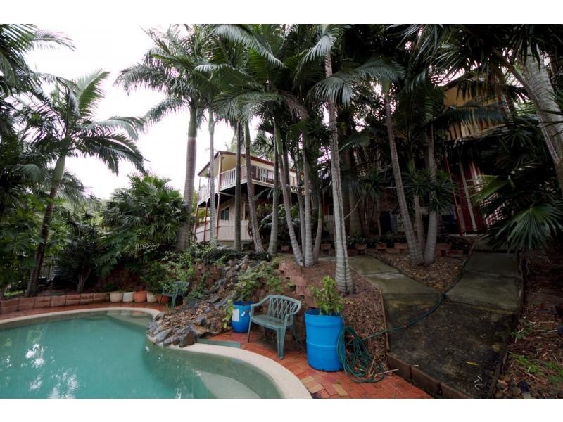 8 Windward Rise, Pacific Pines QLD 4211