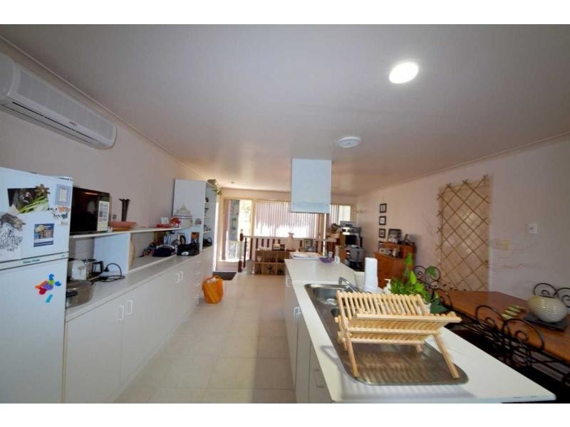 8 Windward Rise, Pacific Pines QLD 4211