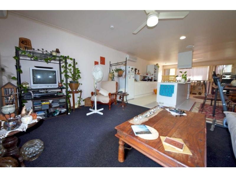 8 Windward Rise, Pacific Pines QLD 4211