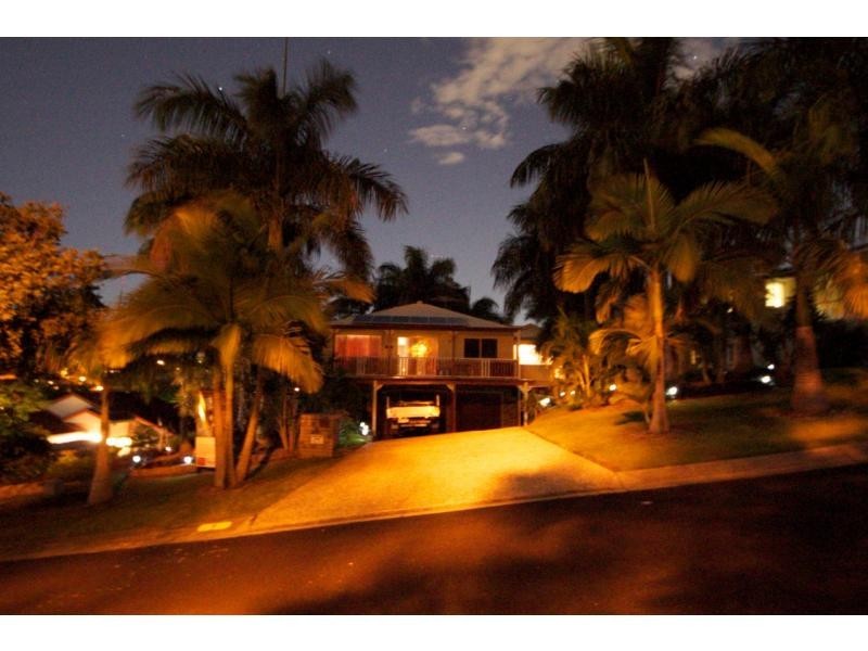 8 Windward Rise, Pacific Pines QLD 4211