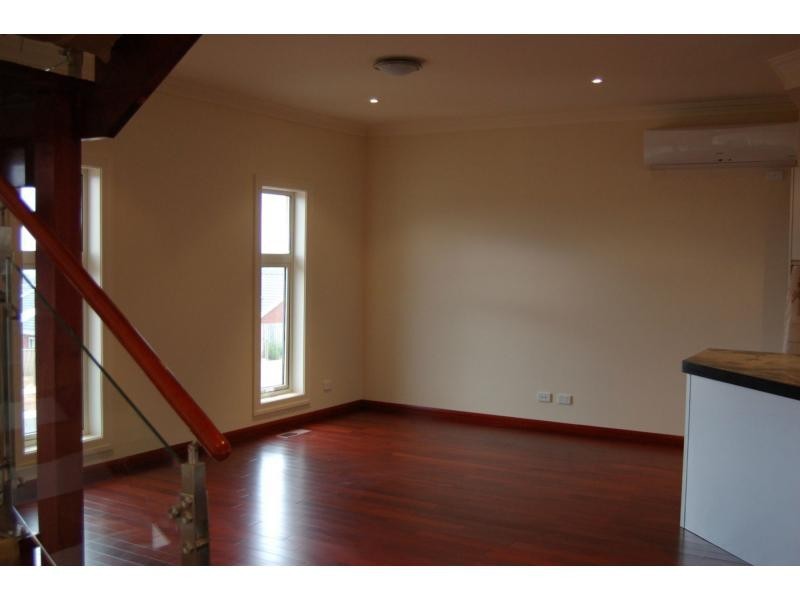 1/15 Ross Street, Darley VIC 3340