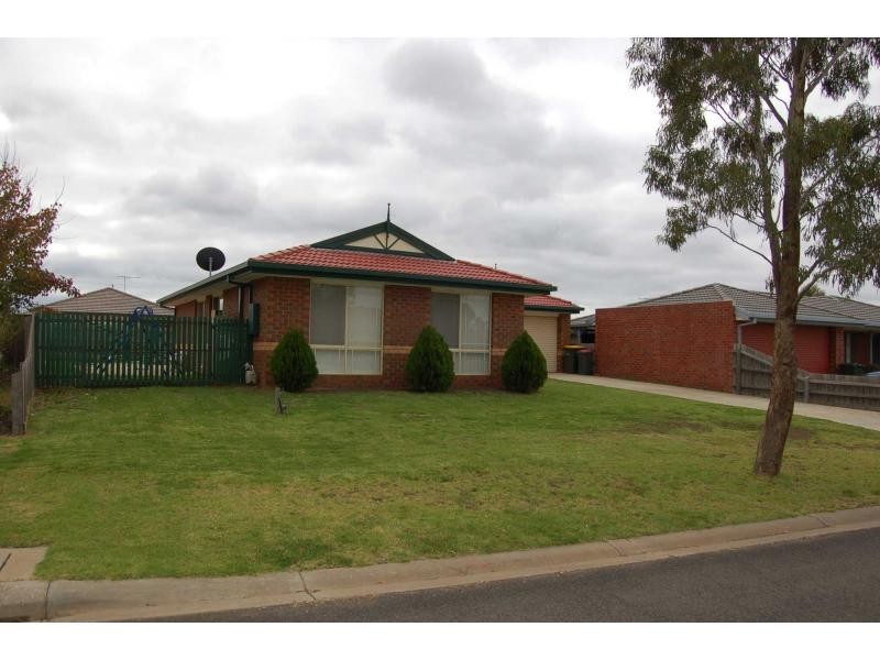 11 Peters Close, Bacchus Marsh VIC 3340