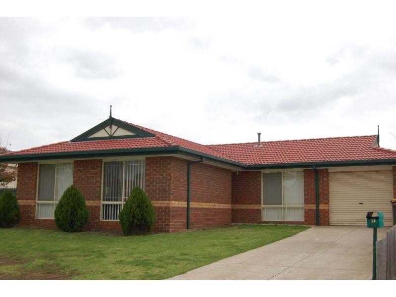 11 Peters Close, Bacchus Marsh VIC 3340