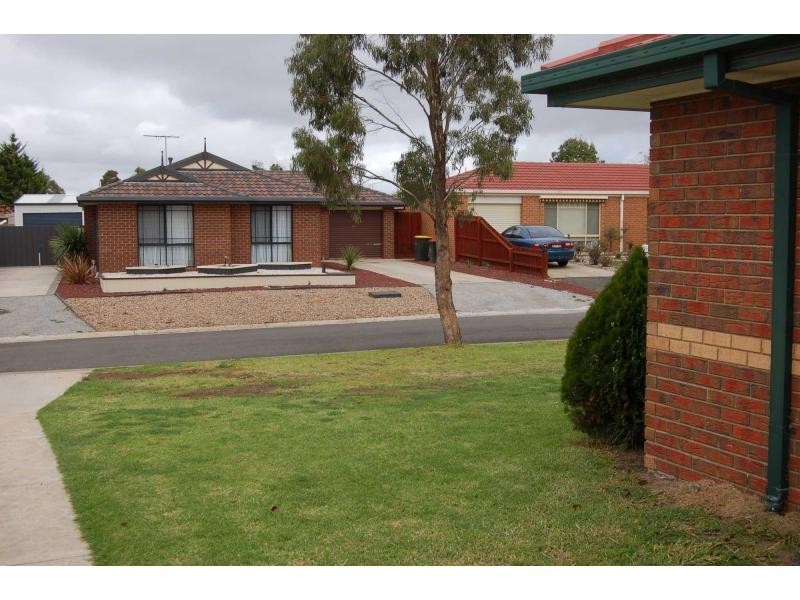 11 Peters Close, Bacchus Marsh VIC 3340
