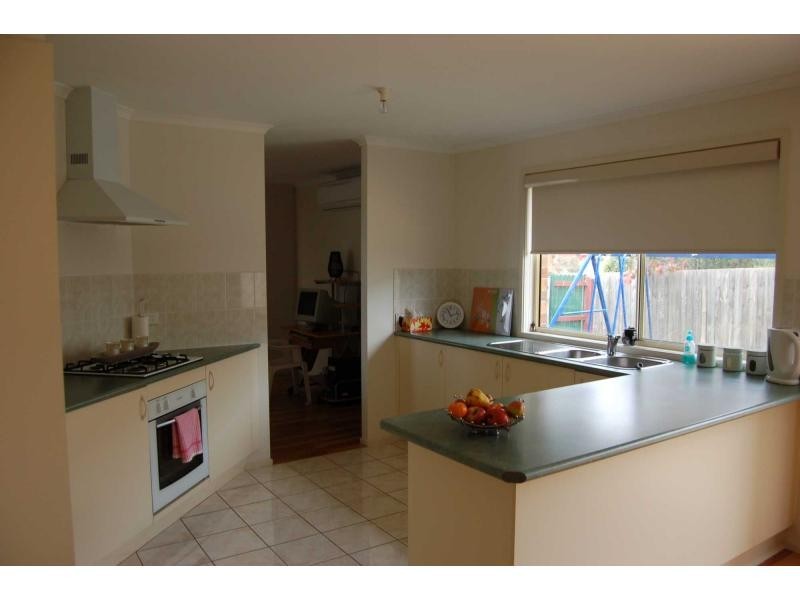 11 Peters Close, Bacchus Marsh VIC 3340