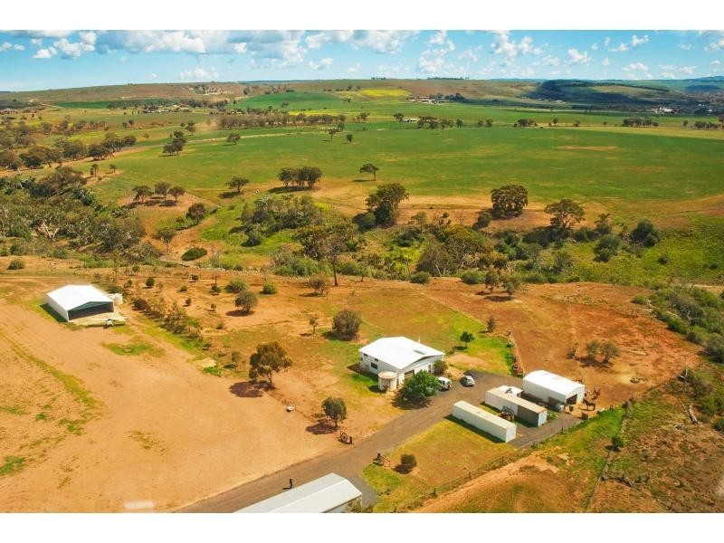 149 Daisybank Lane, Rowsley, Bacchus Marsh VIC 3340