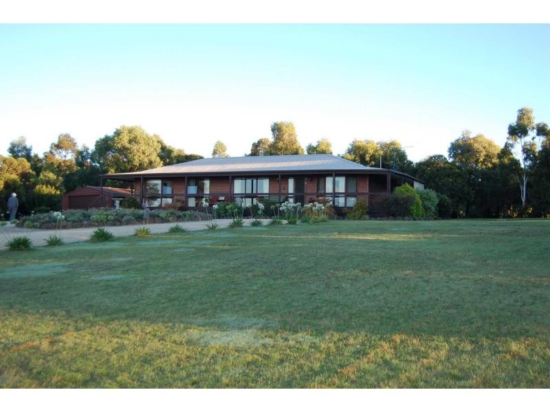 152 Old Western Highway, Myrniong VIC 3341