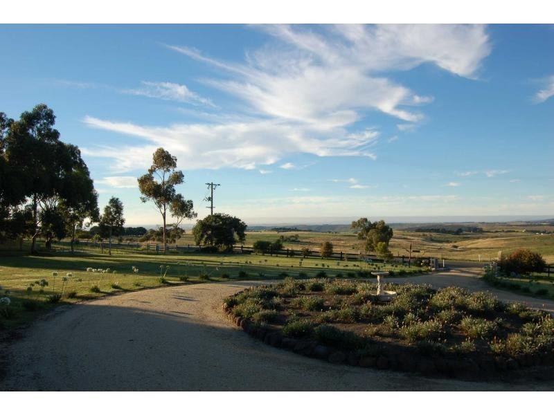 152 Old Western Highway, Myrniong VIC 3341
