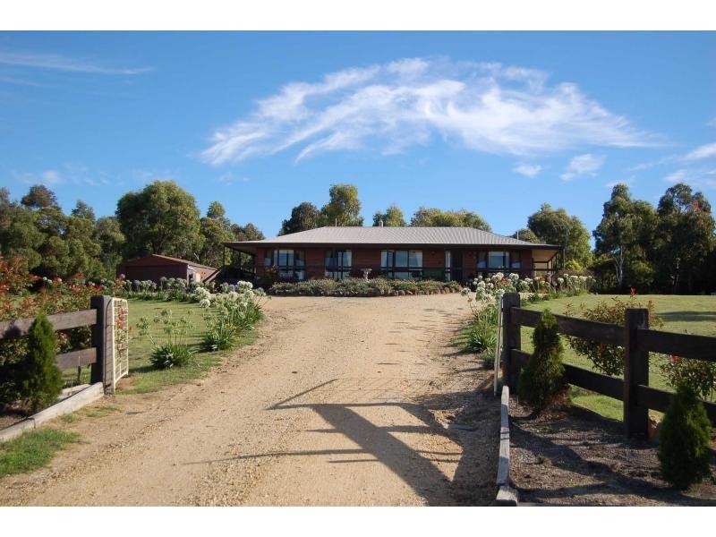152 Old Western Highway, Myrniong VIC 3341