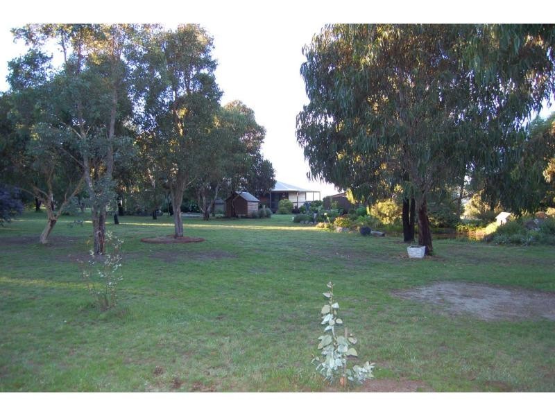 152 Old Western Highway, Myrniong VIC 3341