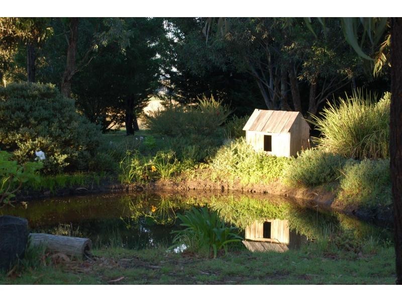 152 Old Western Highway, Myrniong VIC 3341