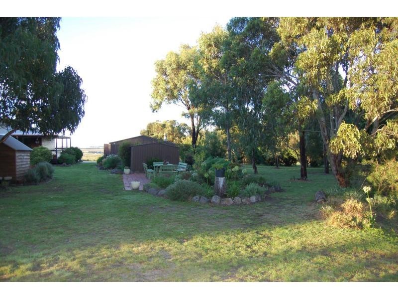 152 Old Western Highway, Myrniong VIC 3341