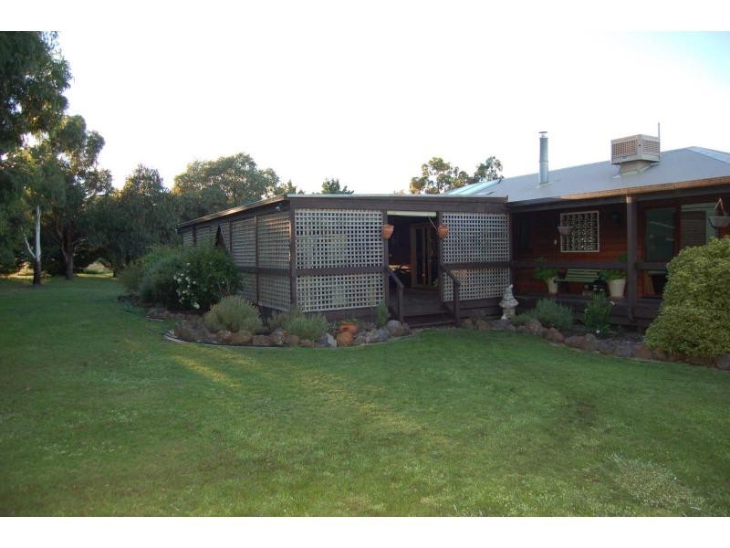 152 Old Western Highway, Myrniong VIC 3341