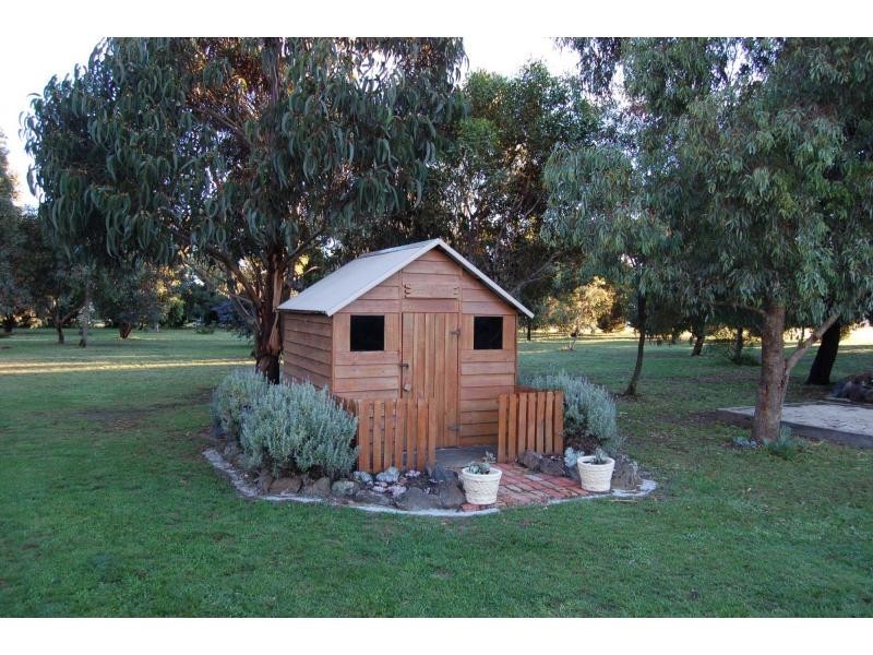 152 Old Western Highway, Myrniong VIC 3341