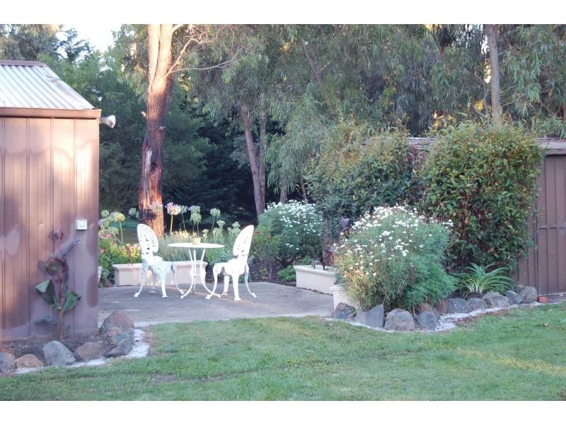 152 Old Western Highway, Myrniong VIC 3341