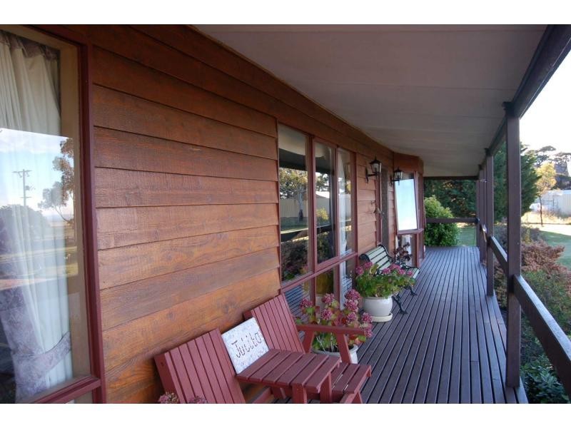 152 Old Western Highway, Myrniong VIC 3341