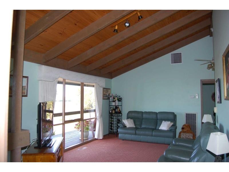 152 Old Western Highway, Myrniong VIC 3341