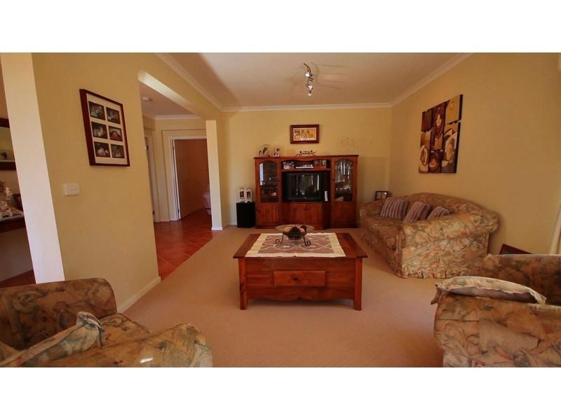 12 Douglas Close, Grantleigh Estate, Bacchus Marsh VIC 3340