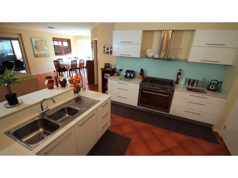 12 Douglas Close, Grantleigh Estate, Bacchus Marsh VIC 3340