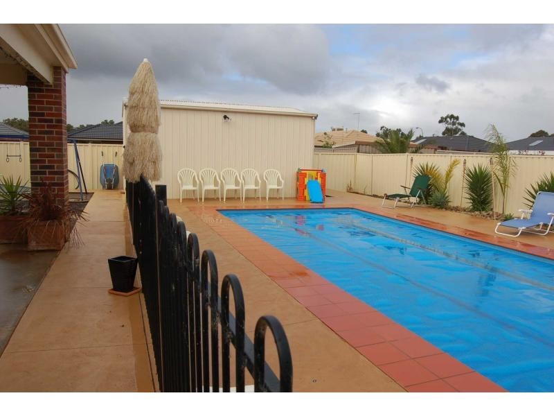 12 Douglas Close, Grantleigh Estate, Bacchus Marsh VIC 3340