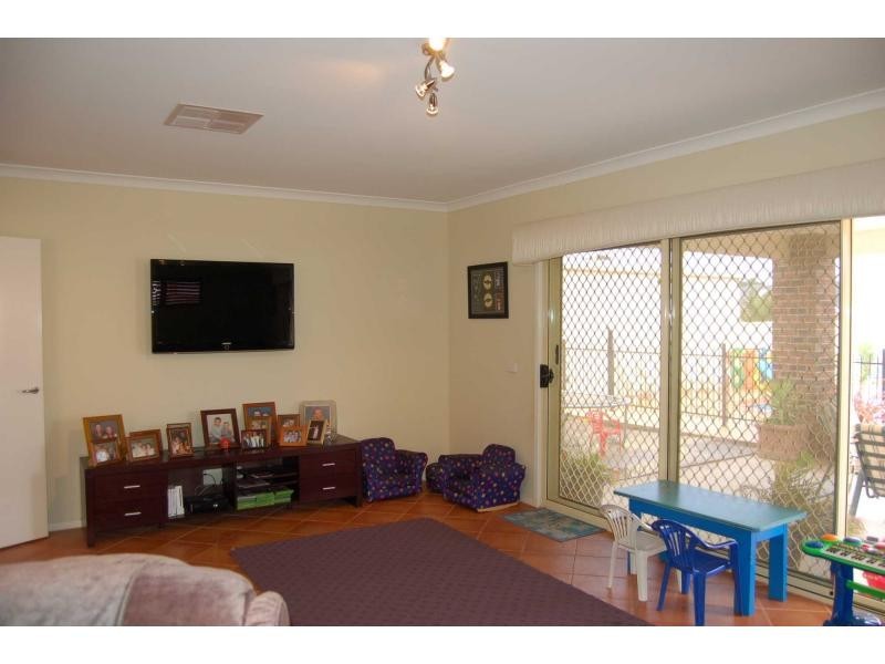 12 Douglas Close, Grantleigh Estate, Bacchus Marsh VIC 3340