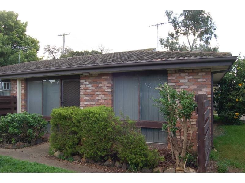 2/20 Standfield Street, Bacchus Marsh VIC 3340
