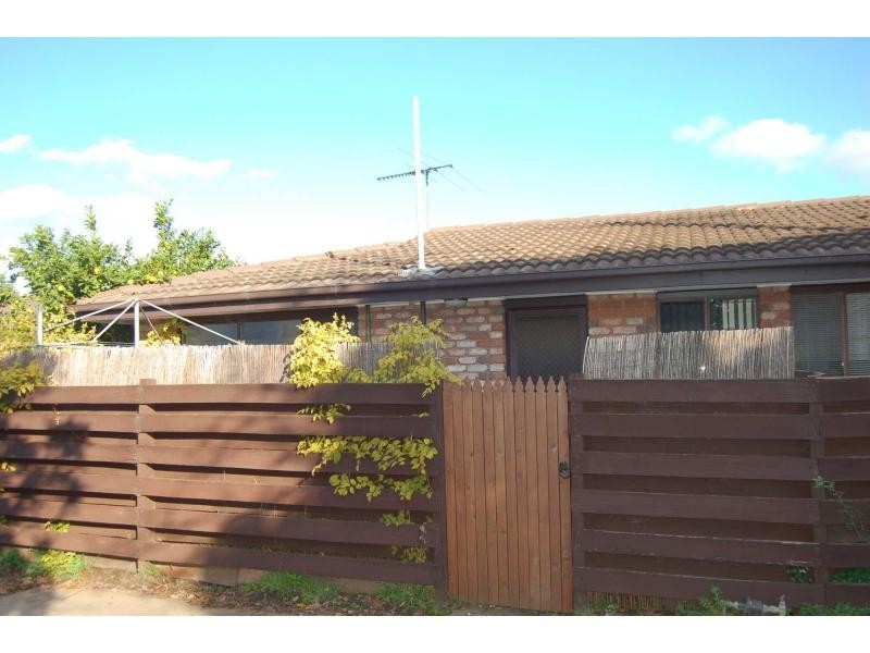 2/20 Standfield Street, Bacchus Marsh VIC 3340