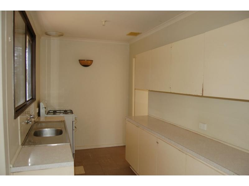 8 Hodgson Street, Darley VIC 3340